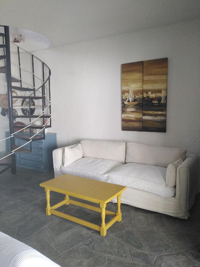 Villa Rebekka's Elani Siviri